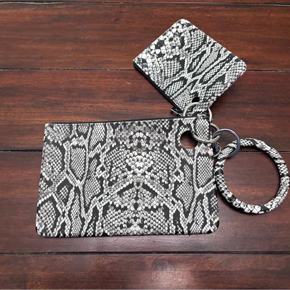 Oventure 3 piece silicone snakeskin bangle keyring, pouch wristlet BRAND NEW